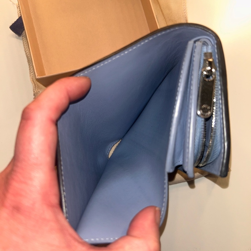 Louis Vuitton Blue Ombré Monogram Mahina Wallet - Picture 7 of 14